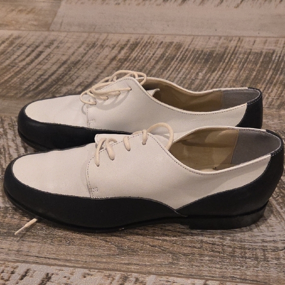 Black and White Two-Tone Oxford Derbys - Picture 2 of 9